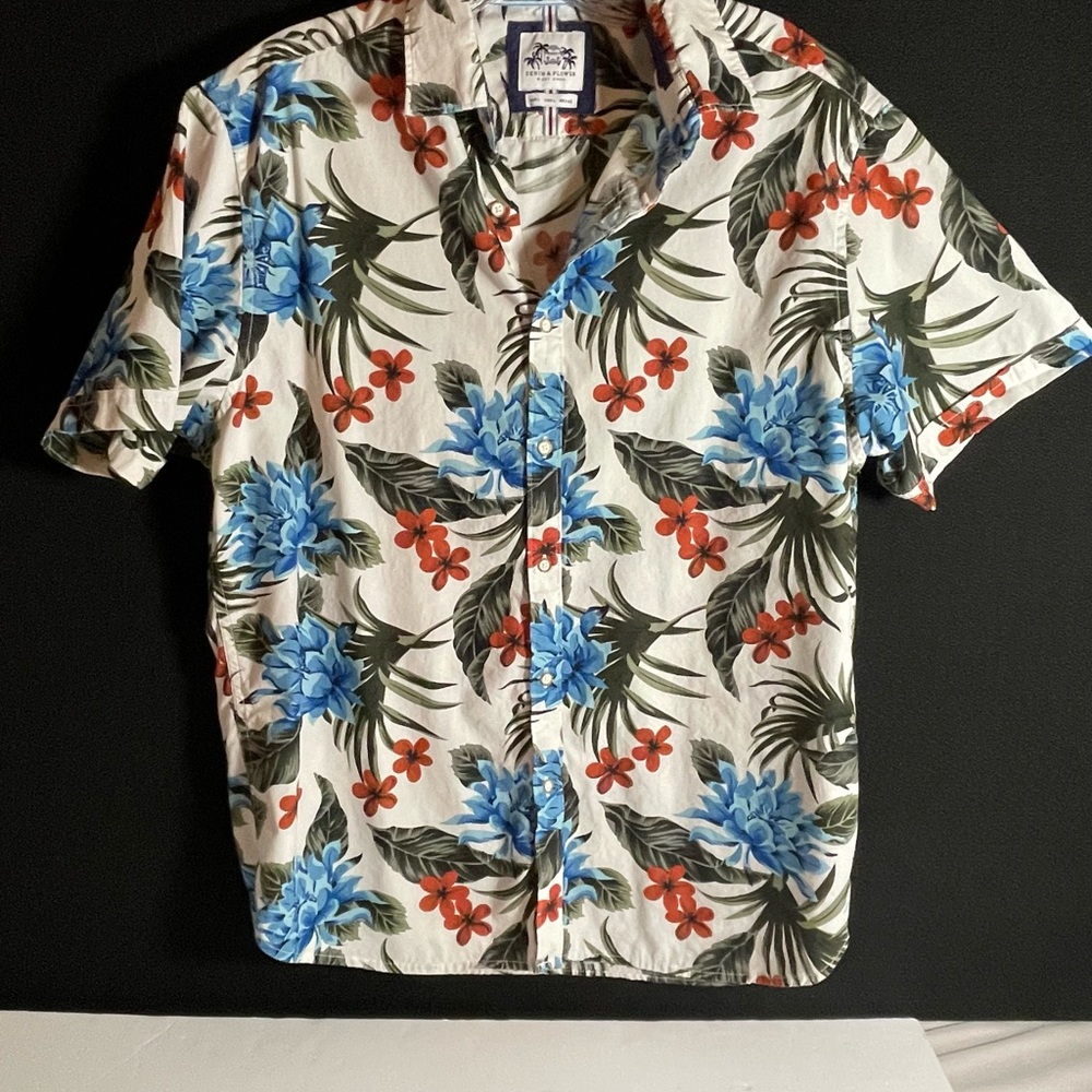 3/$10 - Denim and Flower Floral Print Men's SS Shirt. Large.
